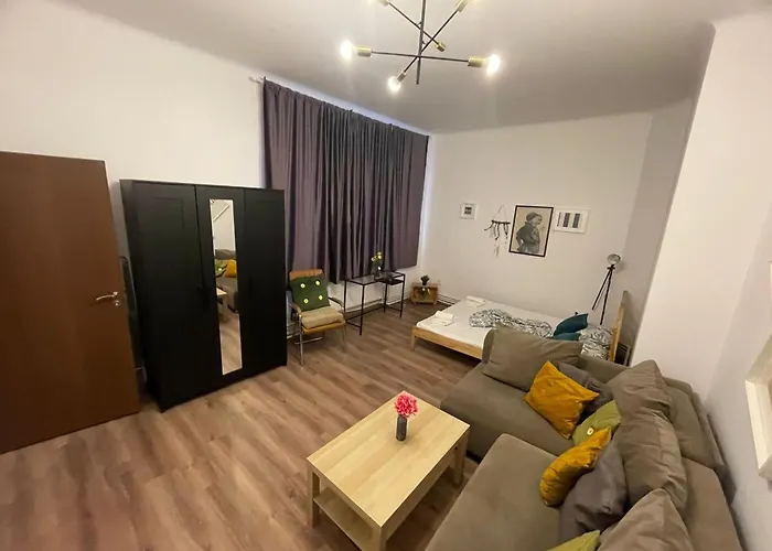 Big In Center For 4 People *